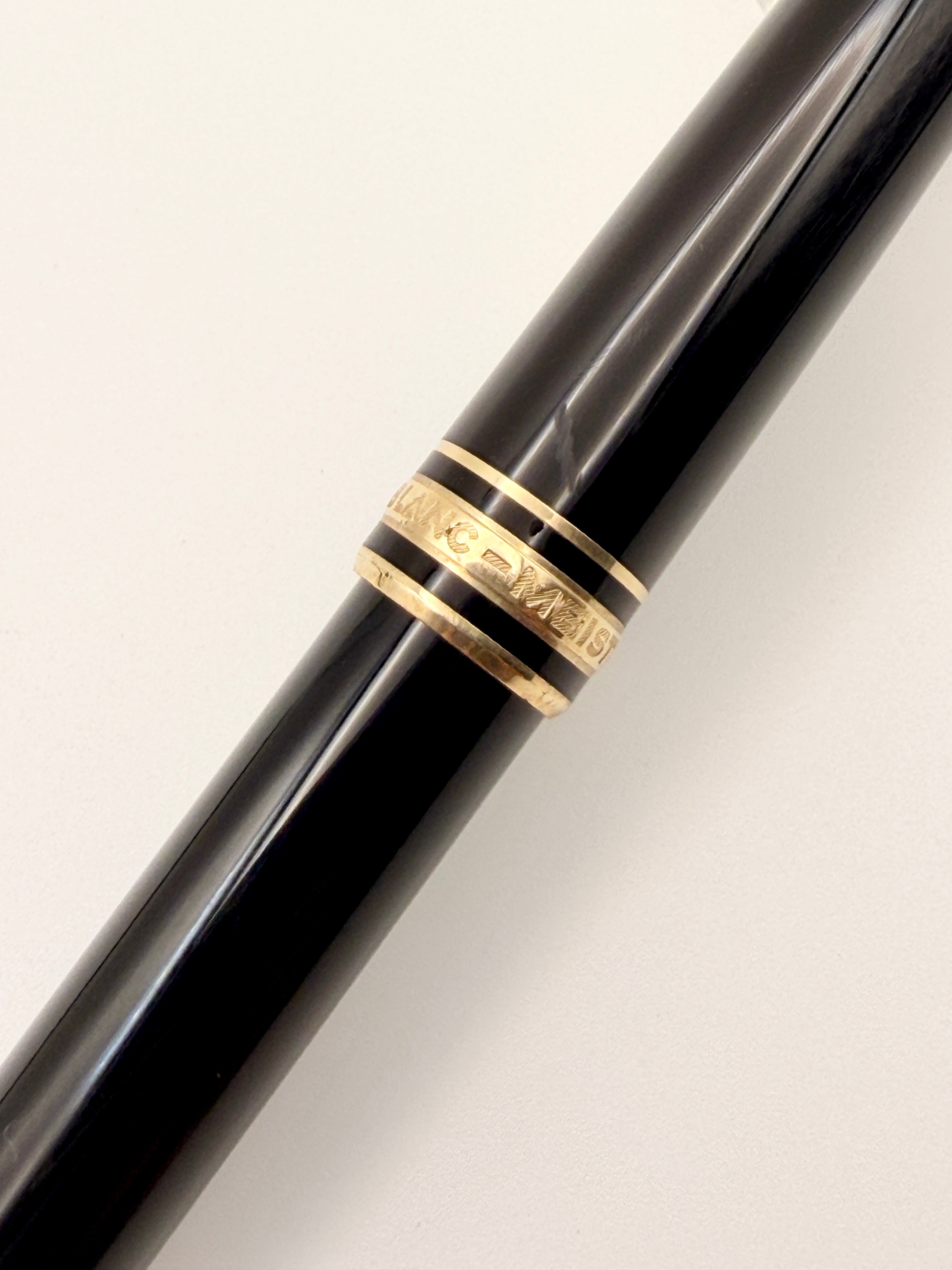 Montblanc 163 Classique Rollerball Pen